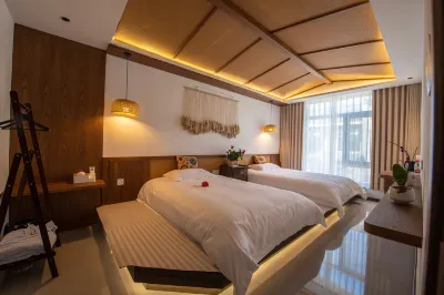 Emperor's Triumph Inn Hotels in 