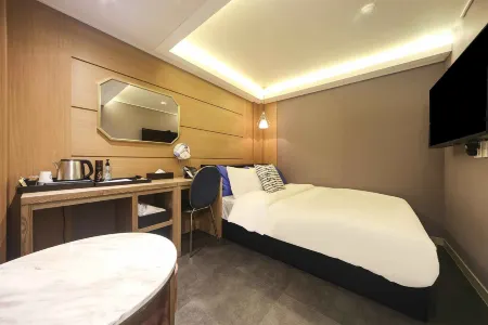 Bay Hotel Отели рядом с достопримечательностью «Площадь БИФФ»