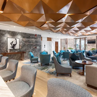 德萊西亞下龍酒店 鄰近NỘi Thất Ô Tô Sài Gòn Kiên Định的酒店