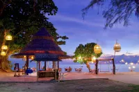 Hotel and Beach Bungalow at Lanta Resort