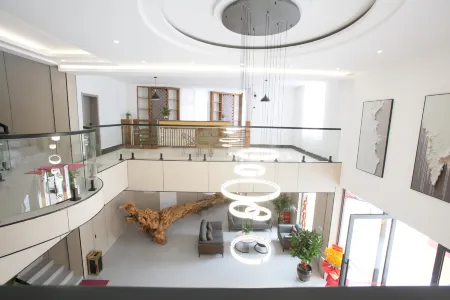 Hutiaoxia Nixiang Hotel Отели рядом с достопримечательностью «First bay of the Yangtze River»