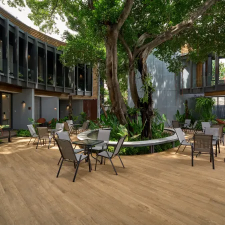 Red Door Hotel, Bangkok Отели рядом с достопримечательностью «Ват-Сакет»