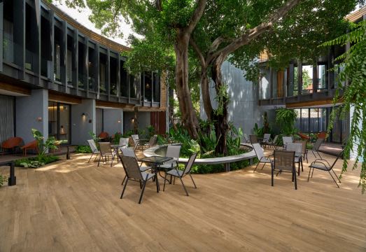 4. 레드 도어 방콕..