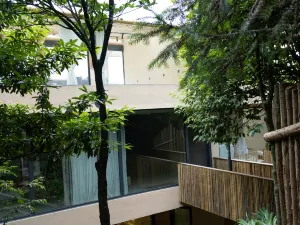 Muyunchunshu Homestay (Ya'an Bifengxia Branch)