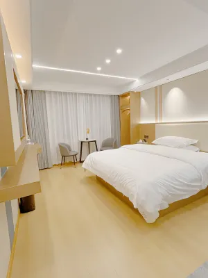 Jujia Hotel (Zhaotong Hejing Plaza) Hotels near Zhaotong Airport