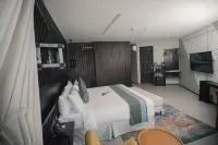 Giraffe Beach Hotel