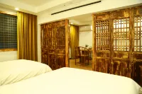 Luogong Qiuyuan Homestay (Luoyi Ancient City Lijingmen Cross Street)