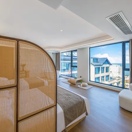 Zhoushan lvyun Bay Beach sunrise swimming pool holiday hostel