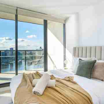 Brilliant Collins Wharf Waterfront Condo Rooms