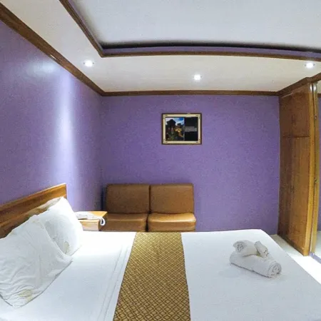 RedDoorz Plus @ Taj Hotel Tuguegarao