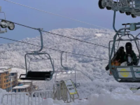 A pillow cloud · Pure oxygen in the cloud mountain top pool vacation beautiful stay 安吉のホテル