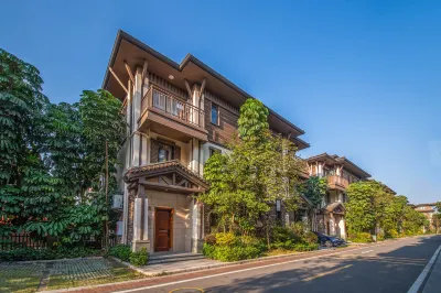 Yahui International Apartment Hotels near Gaoming County Wenchang Tower