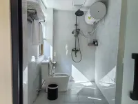 Motuo Moting Courtyard