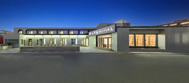Mijia Youth Hotel (798 Art Park Gaojiayuan Subway Station Branch)