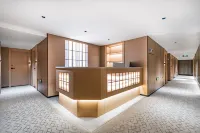 Qianhong Hotel (Kunming Station)