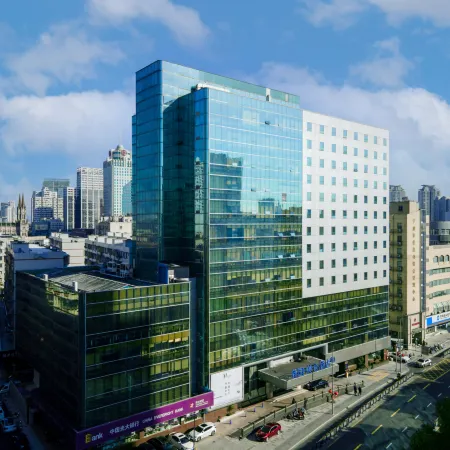 Madison Hotel Ningbo Tianyi Square Xinyuan Отели рядом с достопримечательностью «Комплекс «Башня барабана Нинбо»»
