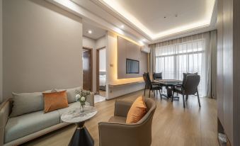 Poltton International Apartment (Qingyuan Qingcheng District Government Poly Plaza Branch)