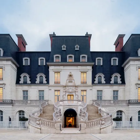 Louis Castle Sycamore Hotel