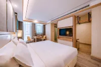 Lijiang ancient city Zangyuan snow mountain view hotel (big water wheel shop)