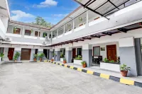 Collection O Jalan Slamet Riyadi Near Kampung Batik Kauman Formerly Hotel Grand Kota Các khách sạn ở Serengan