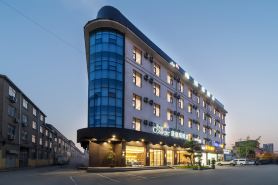 COMFORT FREE Hotel (Linyi Qiyang International Airport Branch)