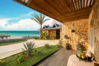 潿洲島嶼見懸崖泳池海景飯店 潿洲島燈塔附近的飯店