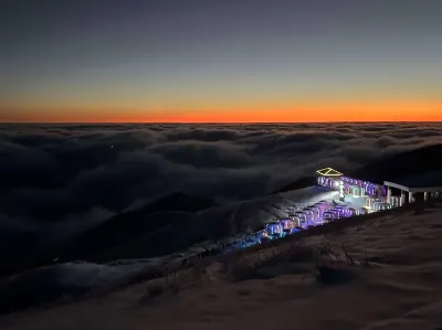 Sea of Clouds Hotels near Golden Peak