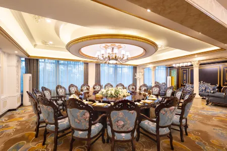 Huanren Longxing International Hotel Отели рядом с достопримечательностью «Minzu Square»
