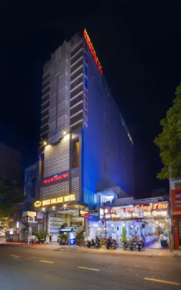 Khách sạn Boss Palace Các khách sạn gần Việt Nam Quốc Tự