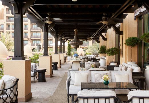 주메이라 미나 알 살람 외관