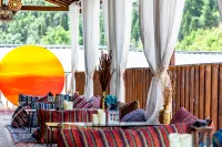 Paint the Desert Sky Scene Homestay