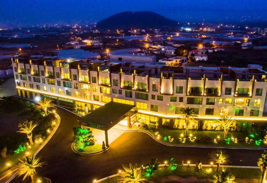 2. 유니호텔 제주..