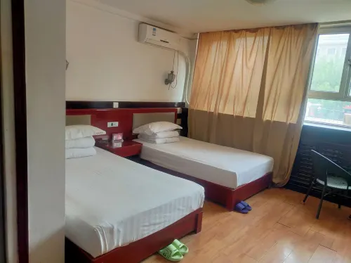 Makit County Jinlong Hotel - parkir