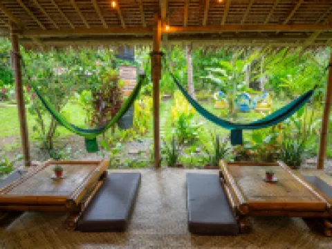 ウォーター トゥ フォレスト エコロッジ ロボックのホテル