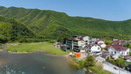 Bonfire Villa · Creekside · Starry Sky Pool Family Vacation Homestay (Moon Bay Scenic Area)