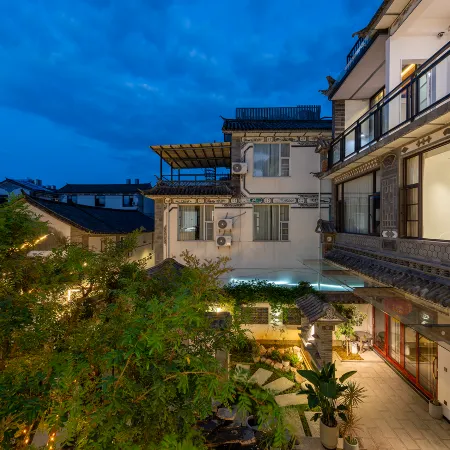 "Bai Nostalgia Courtyard @ Erhai Caicun Pier"