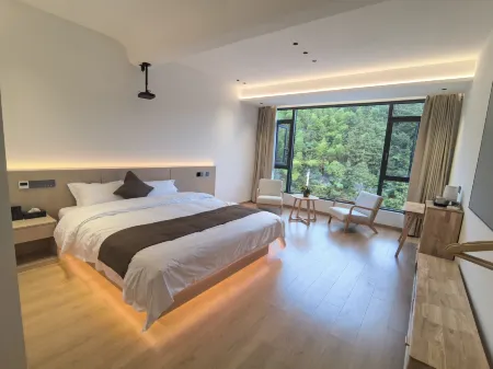 Yuexi Anzhiruosu Homestay Отели рядом с достопримечательностью «Mingtang Mountain»
