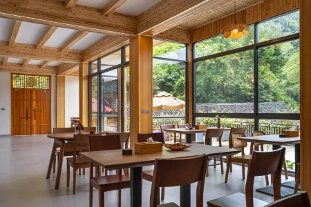 Banshandu Homestay (Longji Rice Terraces Ping'An Village Jiulong Wuhu Viewing Platform) Отели рядом с достопримечательностью «Jiulong Five-Tiger Scenic Spot»