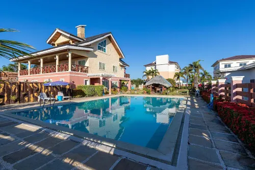 Ovemar Resort Hotel فنادق في إلوكوس سور