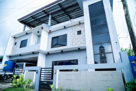 RedDoorz at Kopinos Tourist Inn Hotel