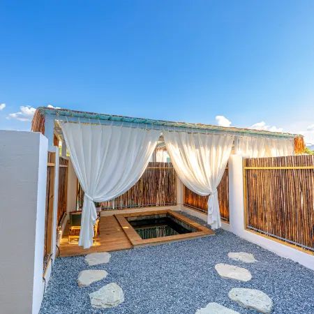 Yunmanli Garden Hot Sping  Resort  Homestay