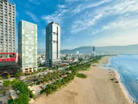 Signature Beachfront Hotel, a brand of Modern Village Lifestyle Hotels in de buurt van Internationale Luchthaven Đà Nẵng
