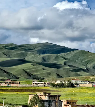 Yangjin Malinka Homestay Отели рядом с достопримечательностью «Saige Temple»