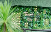 THANH LICH ROYAL BOUTIQUE HOTEL Hotels near Quoc Hoc High School