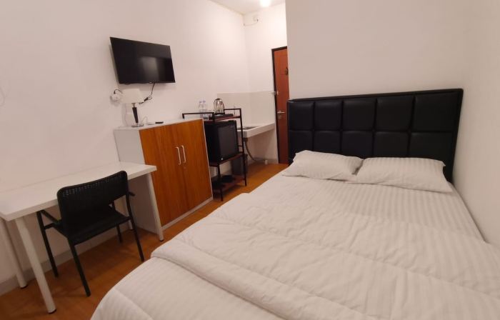 Golden Knight Suites | EcoHome Apartment