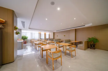 Gemei Hotel (Wanda Plaza Branch) Отели в г. Шанхан