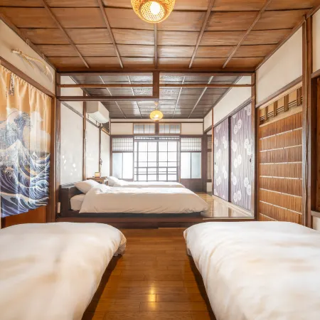 Sanada Maru【Fully rented traditional Japanese house】 Отели рядом со станцией Nishikinohama Railway Station