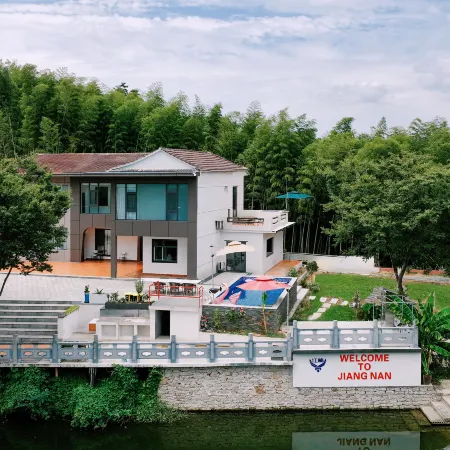 Jiangnan Courtyard Pool Retreat