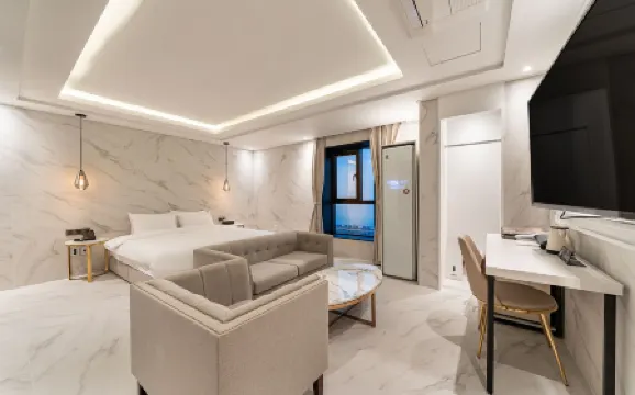H moment Hotel songjeong