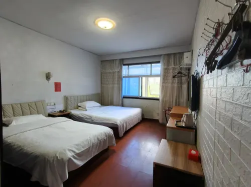 安吉芬芳賓館（天荒坪中路店）